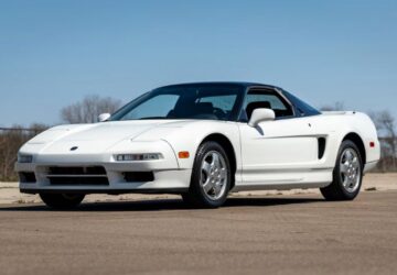 Mobil Acura NSX tahun 1993 ini akan dilelang di Mecum Indy—dan ini persis apa yang ingin dimiliki para kolektor saat ini