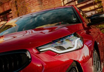 Mobil sport AWD ini lebih cepat daripada Mustang GT, tetapi tidak ada yang membicarakannya
