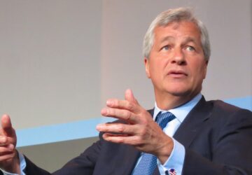 Jamie Dimon mengatakan AI bisa memangkas jam kerja menjadi 3,5 hari, dengan adanya gangguan