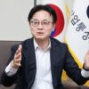 (Wawancara Yonhap) Transformasi AI industri manufaktur kunci untuk kelangsungan hidup dalam perlombaan AI global: menteri