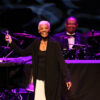 “Bagus, tentu saja”: Dionne Warwick mengejek pujian AI dengan lelucon Facebook