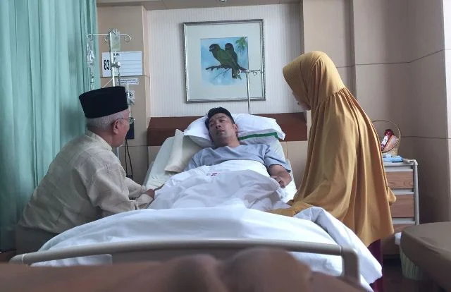Aldi Taher Menceritakan Pengalaman Mengerikan Ayahnya yang Terbaring di Rumah Sakit