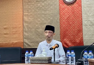 Anggota DPRD Jember Disanksi Gerindra karena Merokok dan Main Game