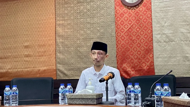 Anggota DPRD Jember Disanksi Gerindra karena Merokok dan Main Game