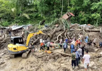 Banjir Membusukkan Tiga Provinsi di Indonesia