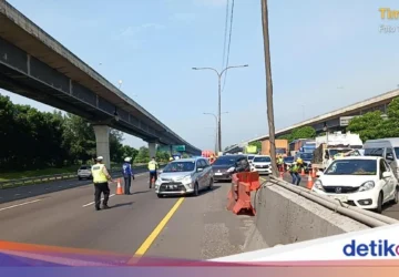 Contraflow di Tol Japek KM 55-65: Mengurai Kemacetan pada Libur Panjang