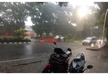 Cuaca Buruk di Bogor: Hujan dan Petir Mengguyur Wilayah