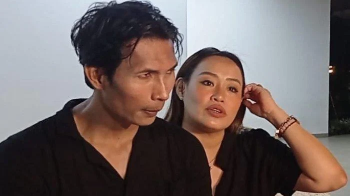 Drama Rumah Tangga Pinkan Mambo dan Arya Khan: Apa yang Membuat Mereka Terlihat Settingan?