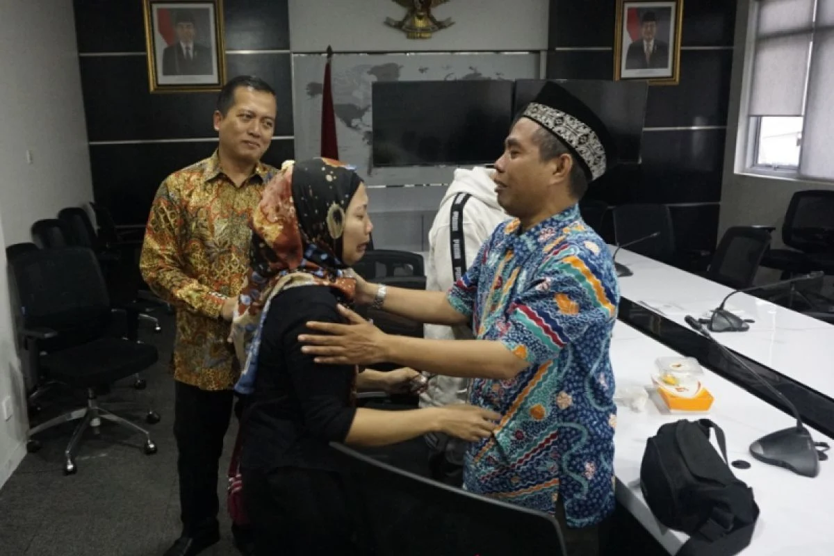 Dua WNI Korban Penyekapan-Penganiayaan Sindikat Timah Ilegal Malaysia Pulangkan Ke Indonesia