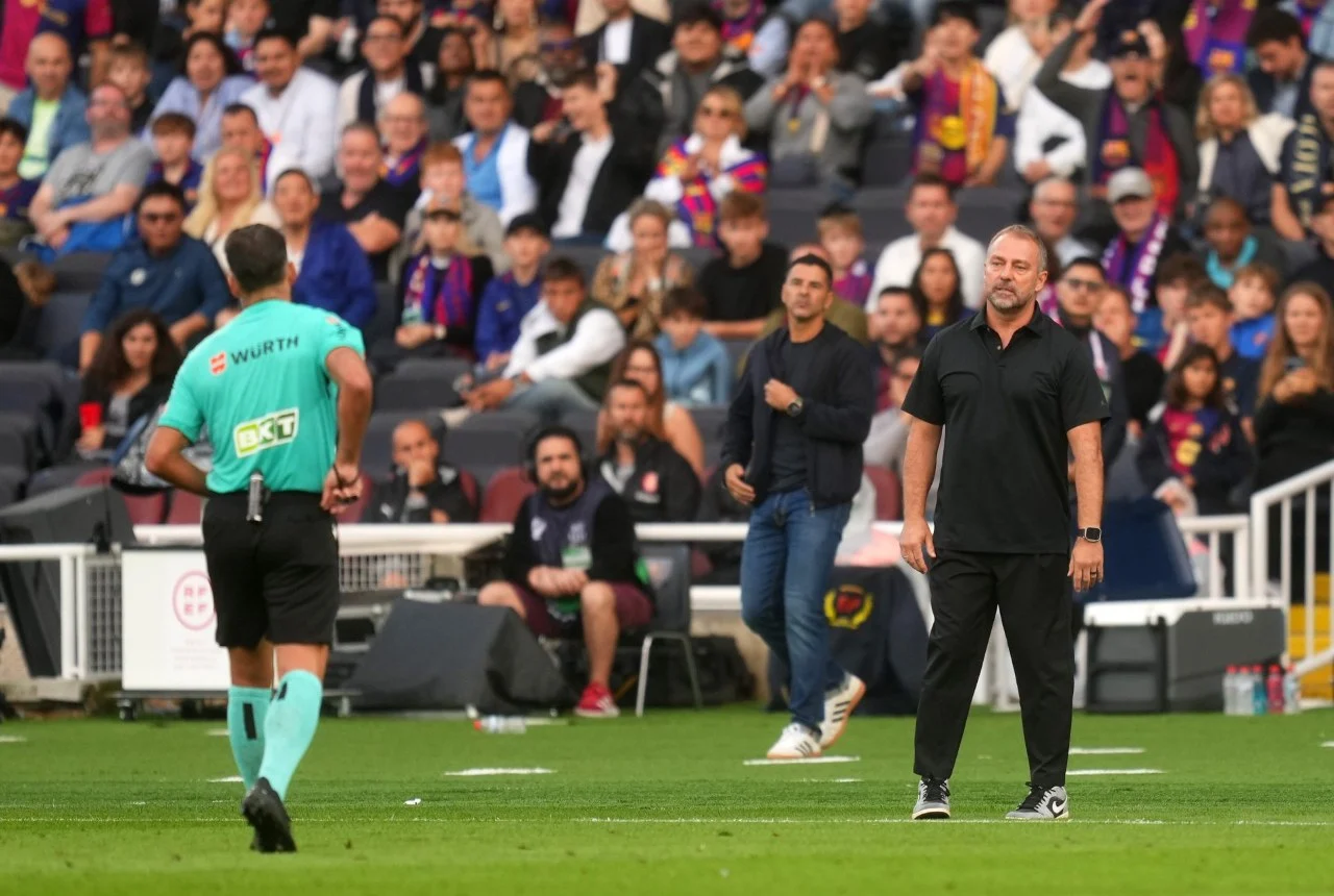 Duka Mendalam di Tengah Kemenangan: Hansi Flick Kehilangan Ayah Jelang El Clasico