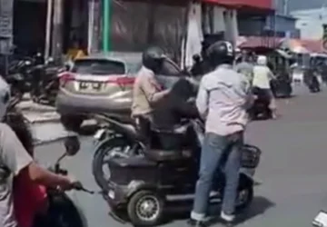 Emak-Emak di Depok Viral Naik Motor Ngebut Sambil Lawan Arus, Polisi Segera Turun Tangan