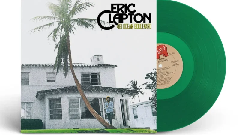 Eric Clapton Terkena Rekaman Vinyl yang Diluncurkan Seseorang di Hadapan