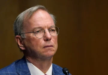 Eric Schmidt Menghadapi Sorakan Mahasiswa di University of Arizona