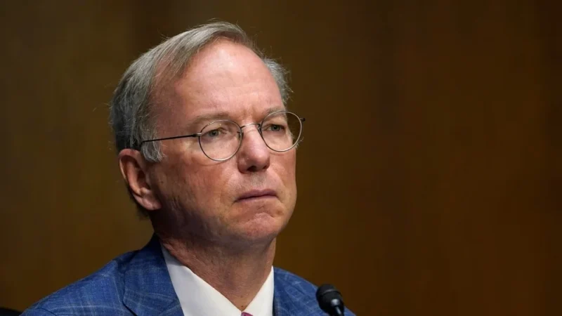 Eric Schmidt Menghadapi Sorakan Mahasiswa di University of Arizona