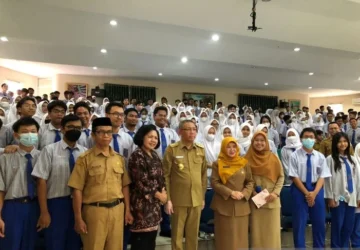 Gibran Hadiri Pertemuan dengan Siswa SMAN 1 Pontianak