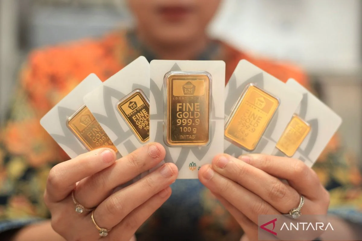 Harga Emas Antam Hari Ini Stagnan di Rp2.773.000 per Gram, Buyback Tetap Rp2.577.000