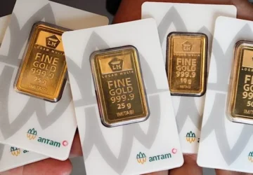 Harga Emas Antam Turun Signifikan, Peluang Investasi atau Risiko?