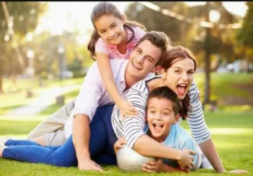 Hubungan Orang Tua dan Anak dalam Era Modern: Dekat Secara Fisik, Jauh Secara Emosional