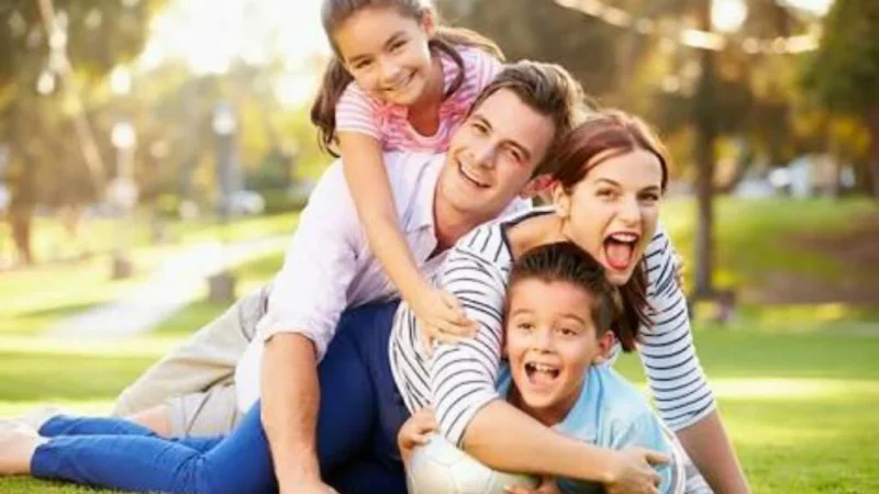 Hubungan Orang Tua dan Anak dalam Era Modern: Dekat Secara Fisik, Jauh Secara Emosional