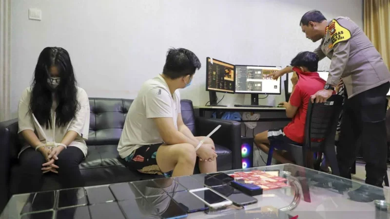 Indonesia Tangkap 228 Warga Vietnam dalam Operasi Judi Online