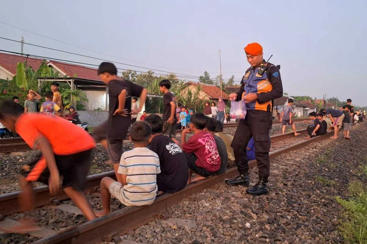 Indonesia Tindak Tegas Menghadapi Penggunaan Jalur Kereta Api Ilegal