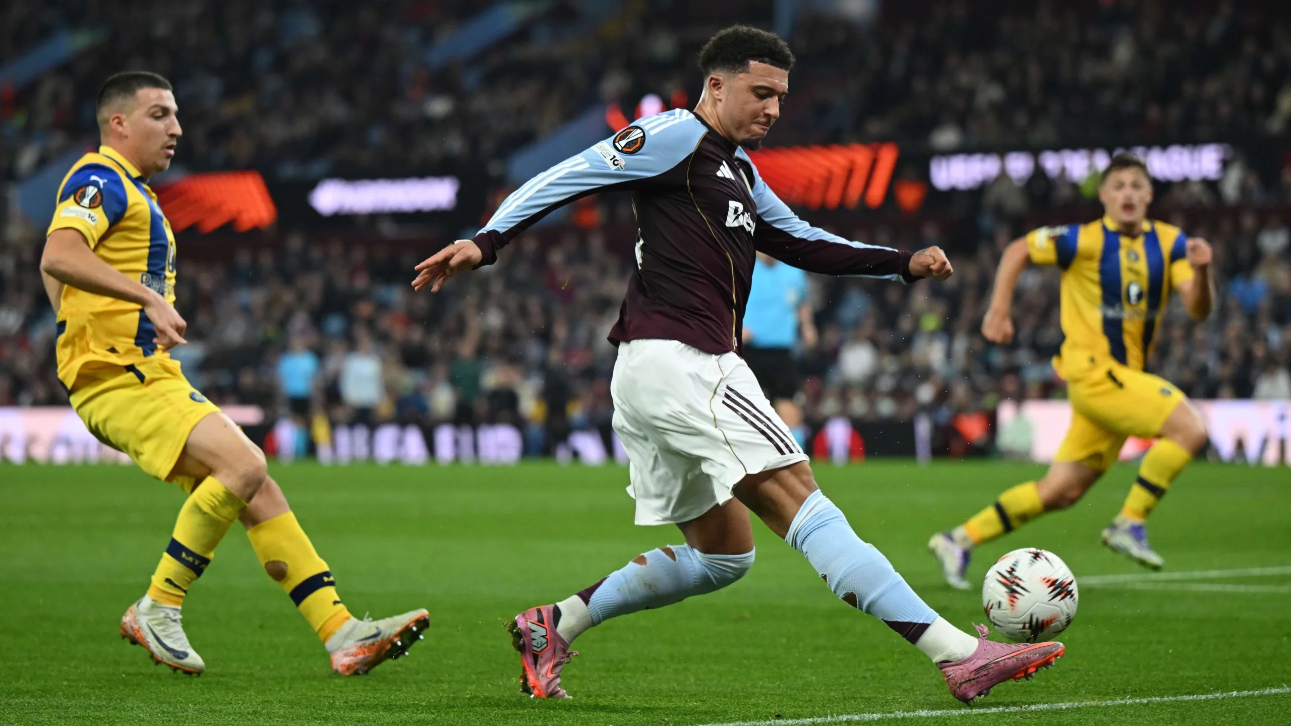 Jadon Sancho dan Aston Villa Mengukir Sejarah di Liga Europa
