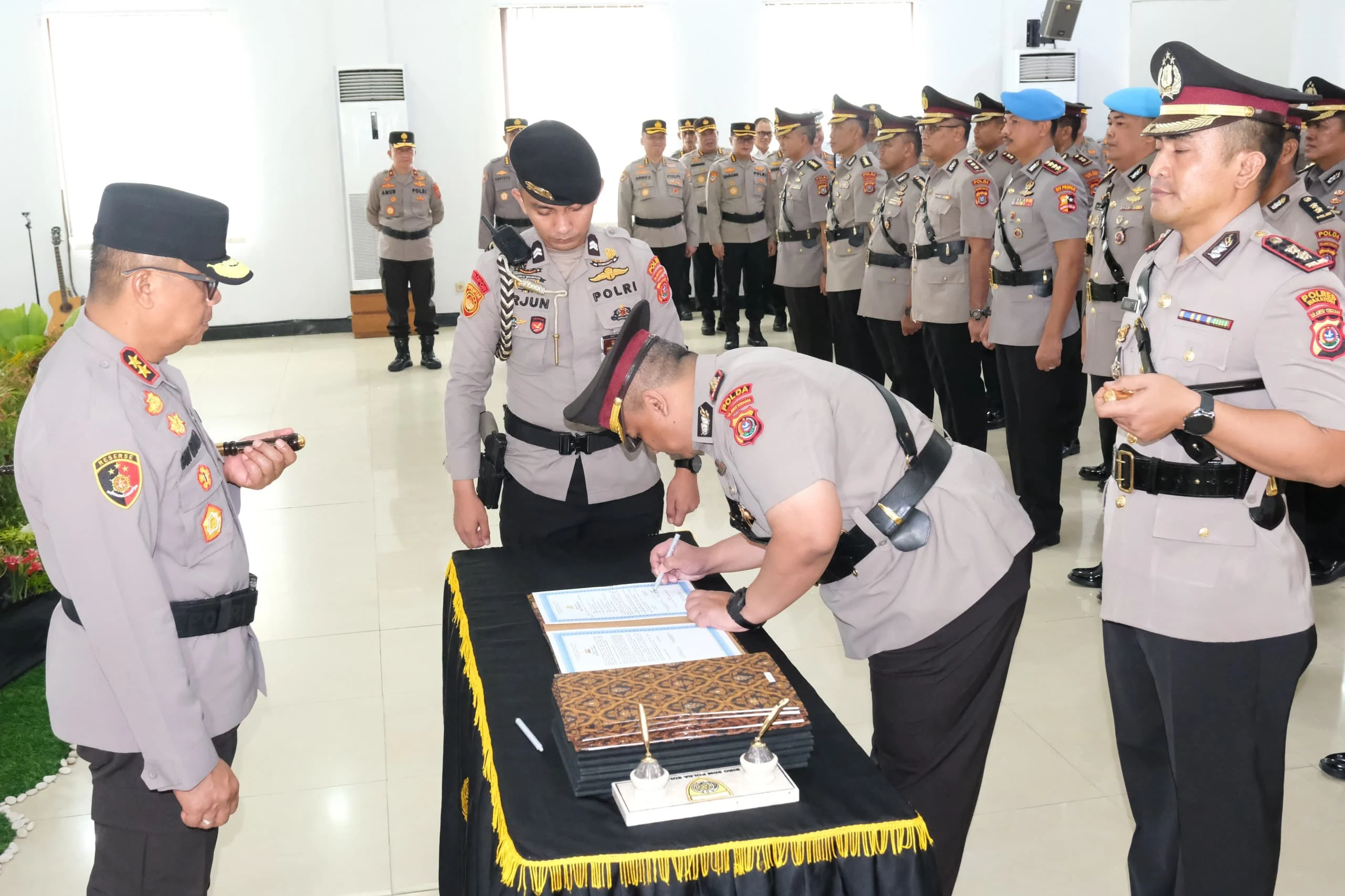 Kapolri Lakukan Rotasi Besar-Besaran, 9 Kapolda Baru Siap Pimpin Wilayahnya