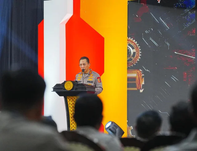 Kapolri Resmikan Lab Seragam dan Bagikan Kendaraan Operasional di Rakernis Slog Polri
