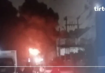 Kebakaran Besar Melanda Pergudangan Miami Kalideres, 100 Personel Dikerahkan untuk Pemadaman