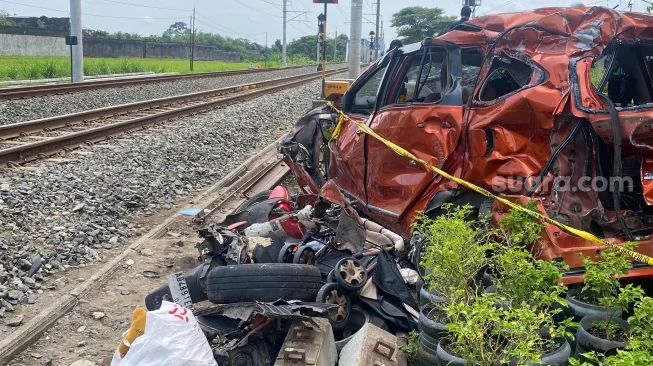 Kecelakaan Kereta Thailand: Seluruh Korban Jiwa Ditemukan di Bus yang Terbakar