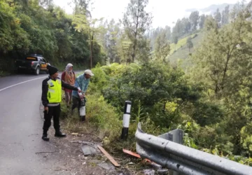 Kecelakaan Maut di Gunung Bromo: Jip Tabrak Tebing Akibat Rem Blong