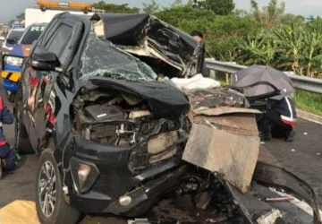 Kecelakaan Tol Paspro: Mobil Gus Hilman Tabrak Truk Diduga Akibat Sopir Mengantuk