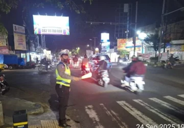 Kemacetan Parah di Jalan Raya Lenteng Agung Akibat Jalan Amblas