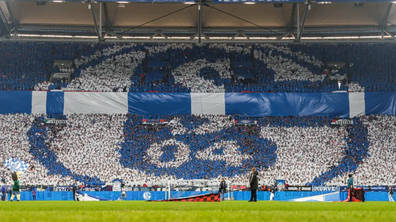 Kemeriahan Fans Schalke Rayakan Promosi dengan Choreo Spektakuler