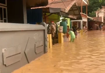 Kendari Terendam Banjir Akibat Hujan Deras, Ratusan Rumah Terluka