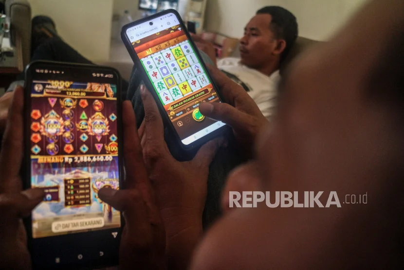 Komdigi Blokir 3,4 Juta Situs Judi dan 3 Ribu Scam Call Berkedok Anggota DPR
