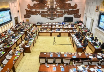 Komisi XI DPR Tantang BI soal Pelemahan Rupiah yang Tak Sejalan dengan Ekonomi