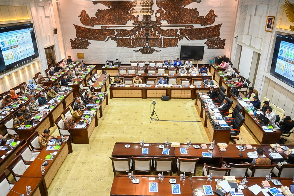 Komisi XI DPR Tantang BI soal Pelemahan Rupiah yang Tak Sejalan dengan Ekonomi
