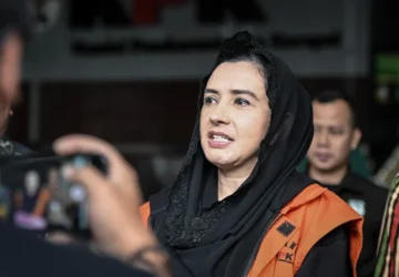 KPK Telisik Aktivitas Bupati Pekalongan Lewat Ajudannya