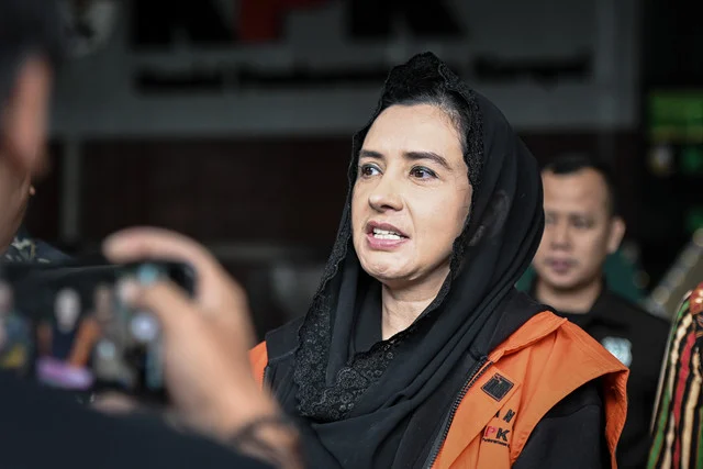 KPK Telisik Aktivitas Bupati Pekalongan Lewat Ajudannya