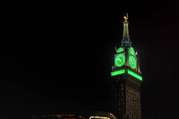 Laser Hijau di Clock Tower Makkah Menandakan Zulhijah Telah Datang