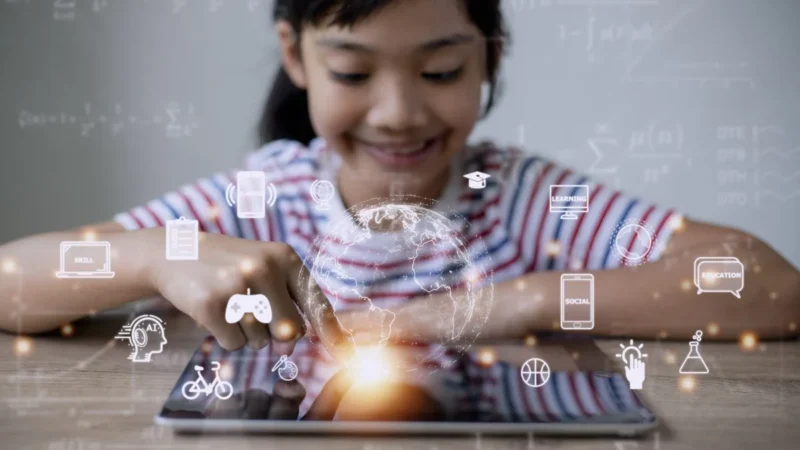 Lenovo Meluncurkan AI Companion Device untuk Membantu Anak Belajar Lebih Efektif