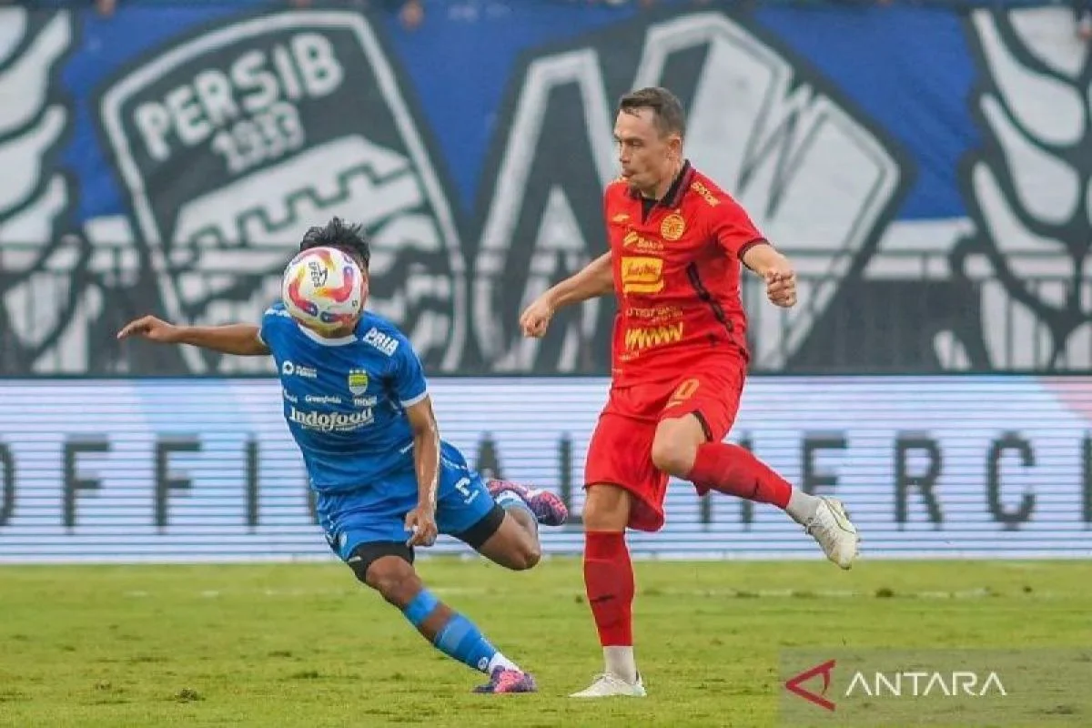 Makna Mendalam di Balik 'Kalah Jadi Cacing, Menang Jadi Naga' dalam Rivalitas Persija vs Persib