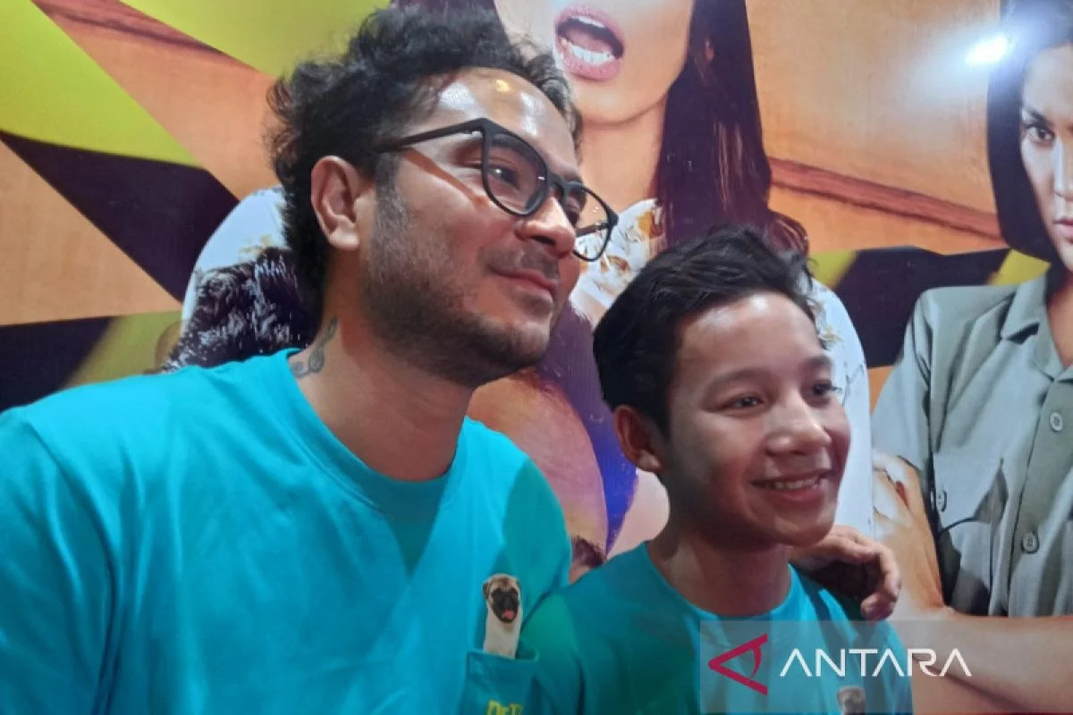 Marthino Lio Ungkap Emosionalnya Mengenakan Kostum Badut Gendong di Film Terbaru