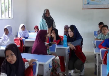Maudy Ayunda Membangun Semangat Belajar di Aceh Tamiang