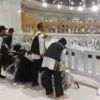 Menhaj Sapa Jemaah dan Pastikan Pelayanan PPIH di Masjidil Haram: Tantangan yang Menantang