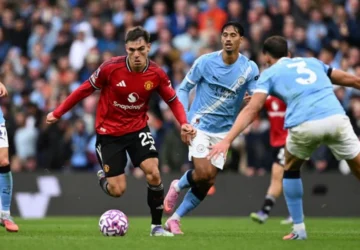 Michael Carrick Bongkar Rencana Manchester United: Tyrell Malacia dan Manuel Ugarte Tidak Lagi di Bawahnya