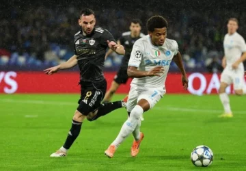 Napoli Amankan Tempat di Liga Champions Setelah Juventus Tersandung di Fiorentina