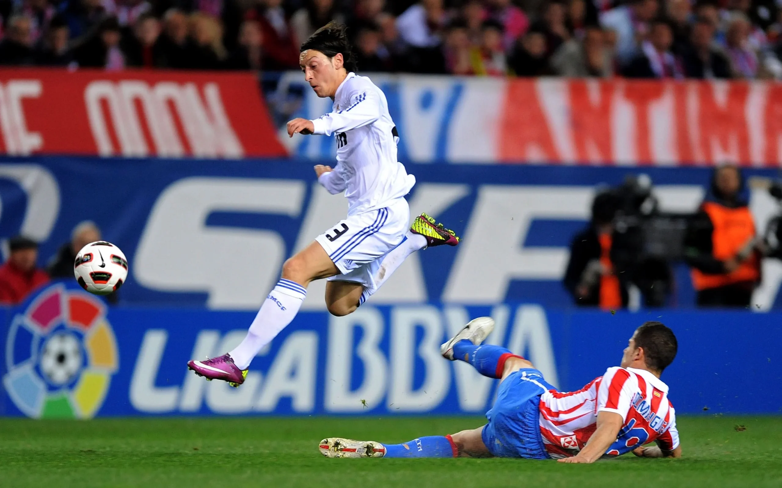 Osasuna vs Espanyol: Mesut Özil Bintangi Kemenangan Real Madrid