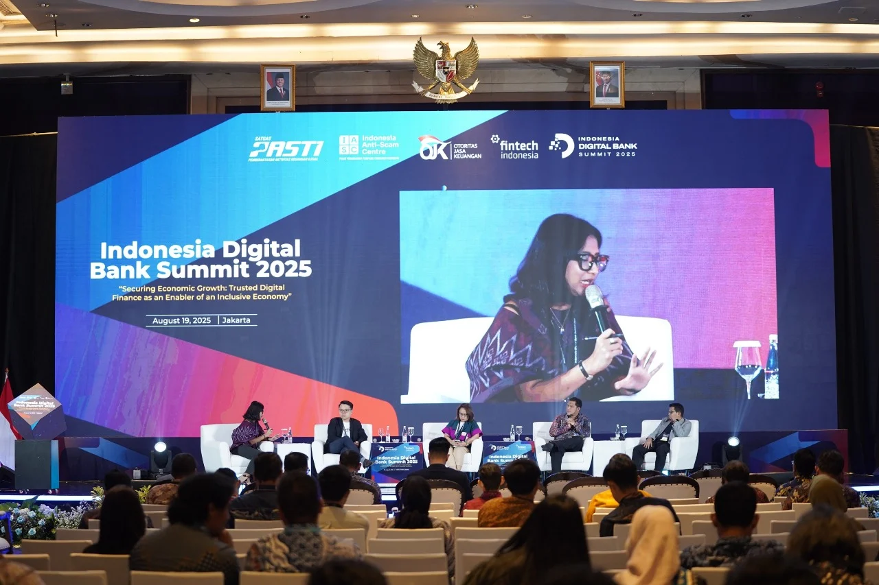 Pameran Faces of Fraud: Edukasi Penipuan Digital untuk Masyarakat